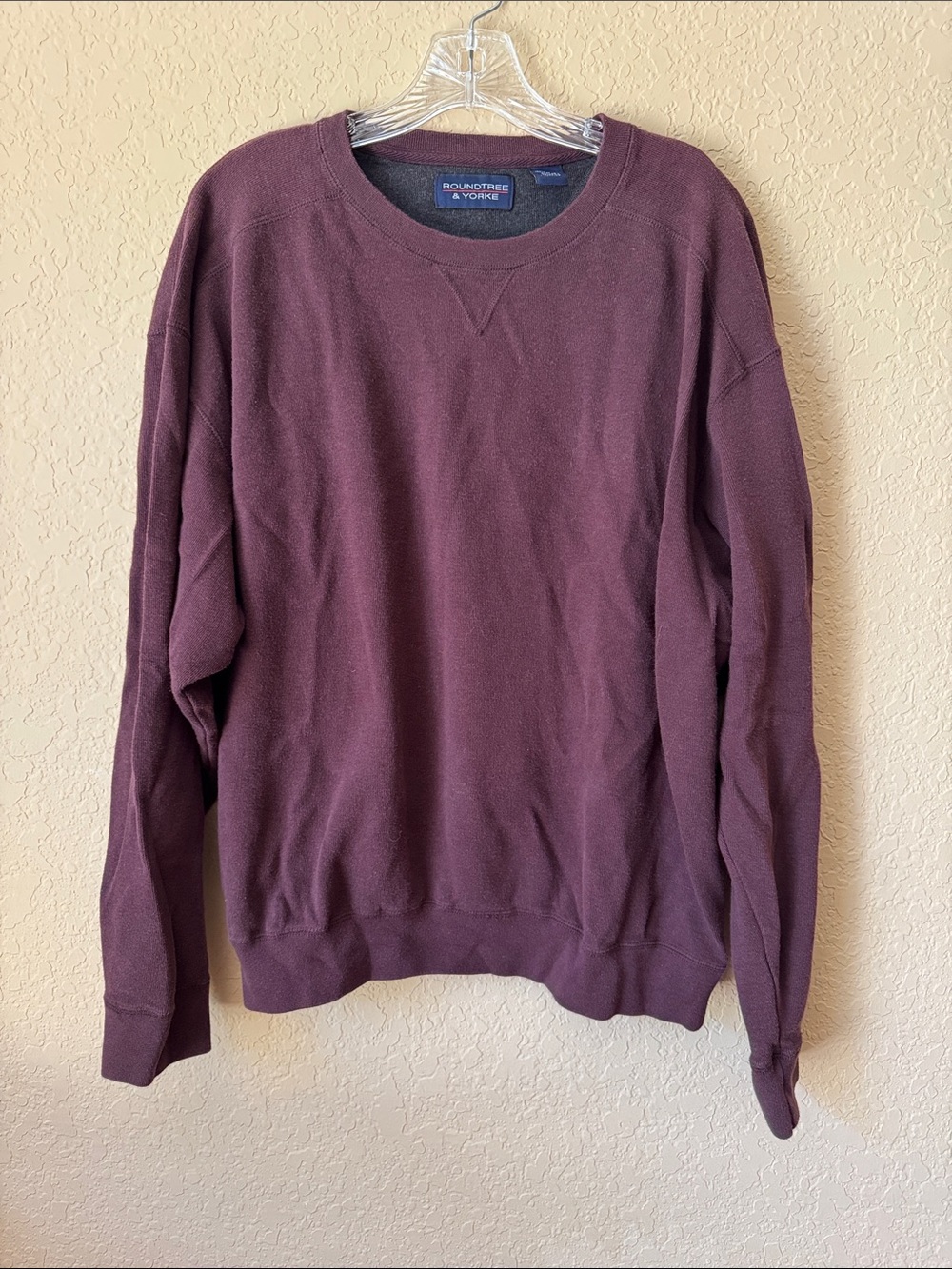 Roundtree & Yorke Men's Crewneck Sweatshirt